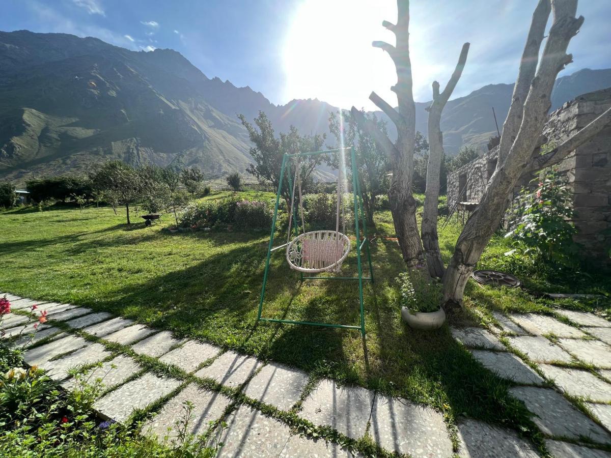 Mikheil Pitskhelauri Guest House Kazbegi Kültér fotó
